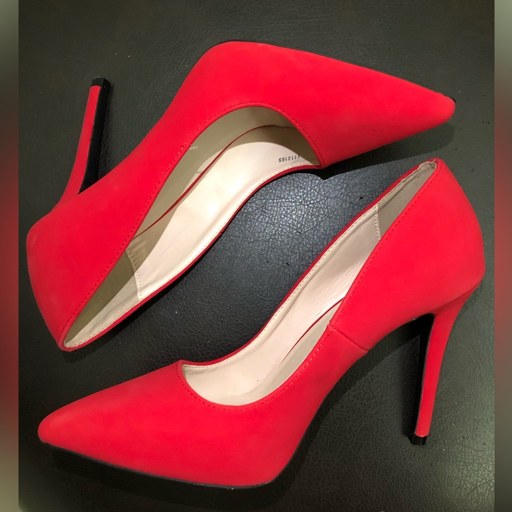 Qupid Vibrant Red Heels